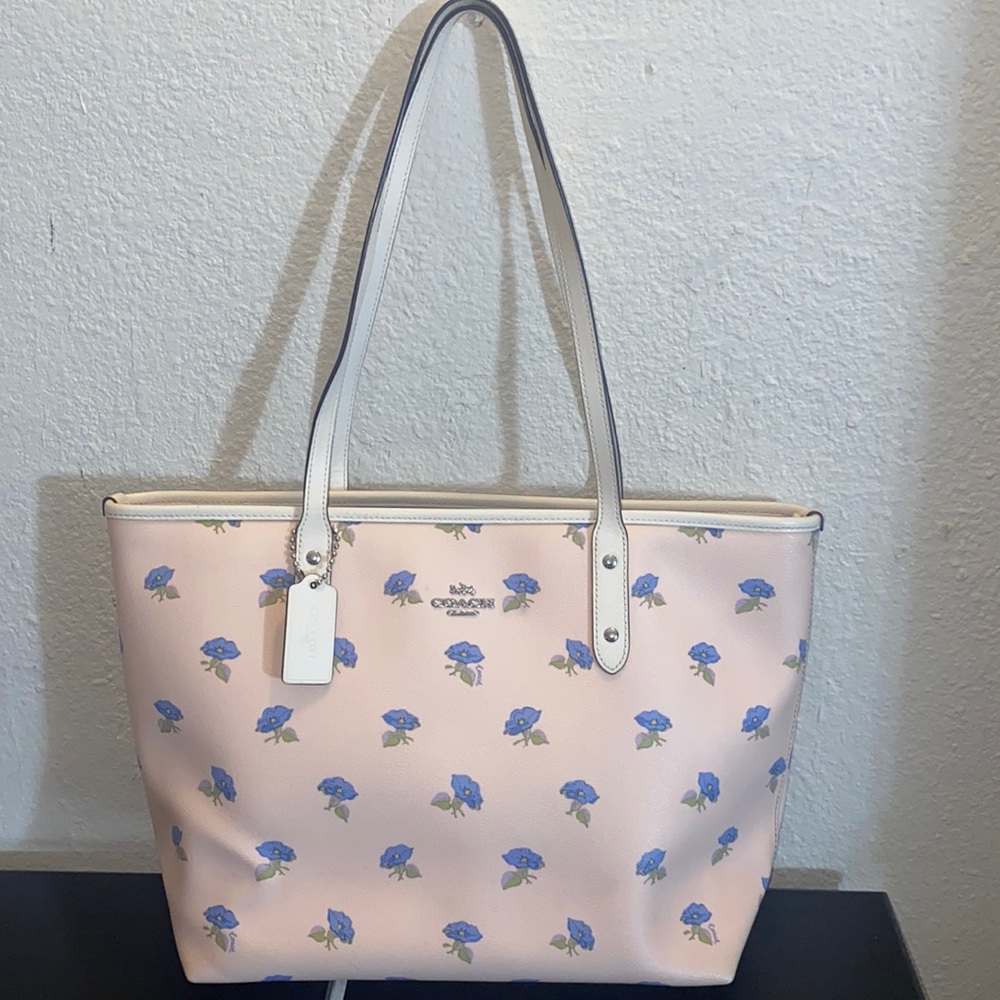 Coach tote purse